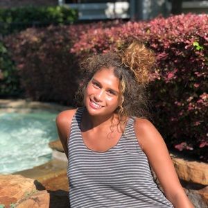 Meet your Posher, Lauren